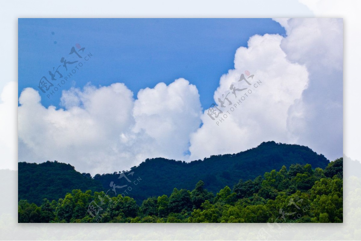 云和山脊图片