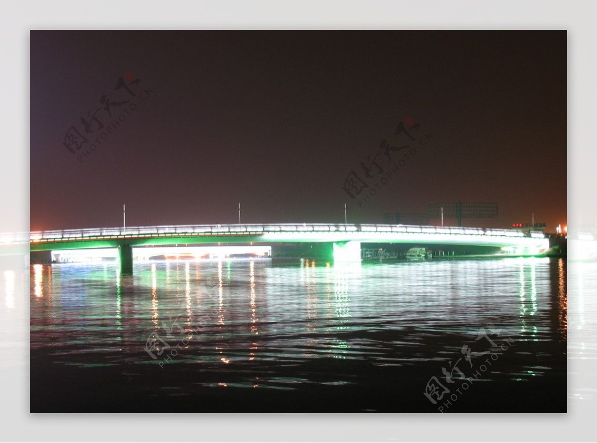 郑东新区拱桥夜景图片