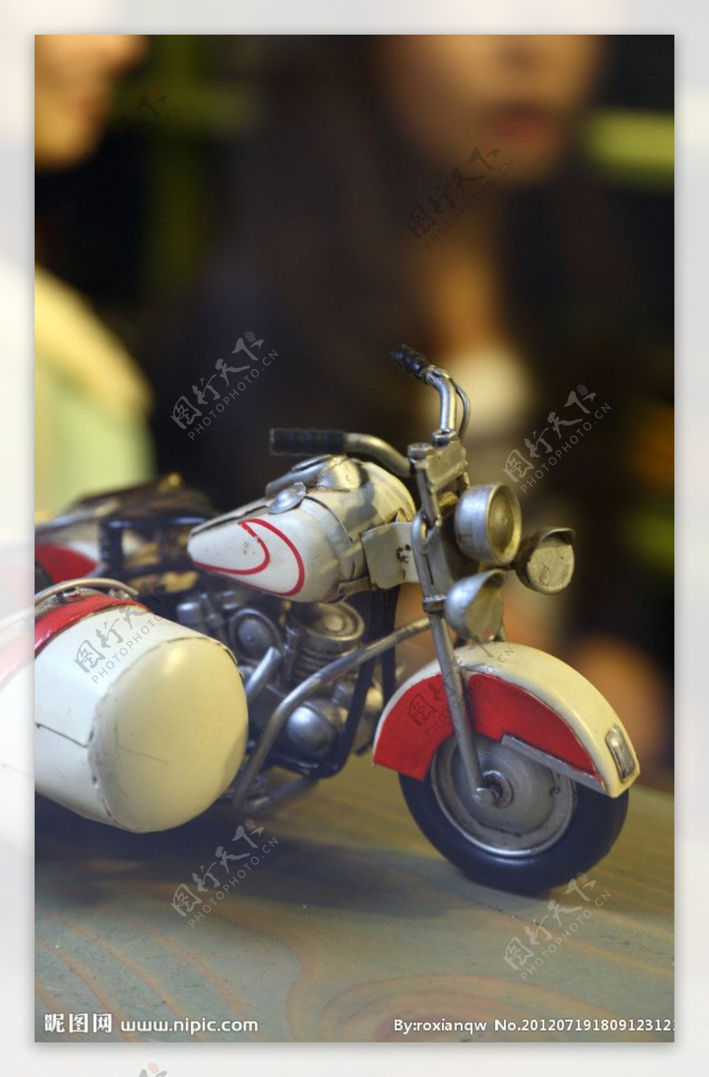复古摩托车模型图片