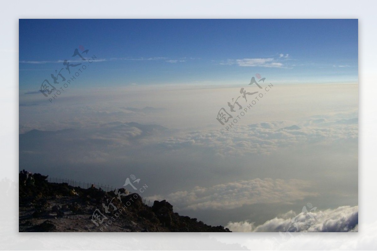 富士山风光顶峰云海图片