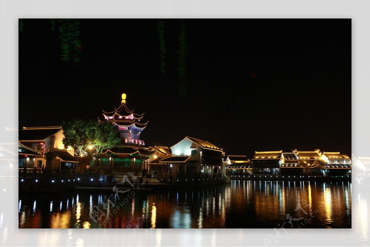 苏州七里山塘夜景图片