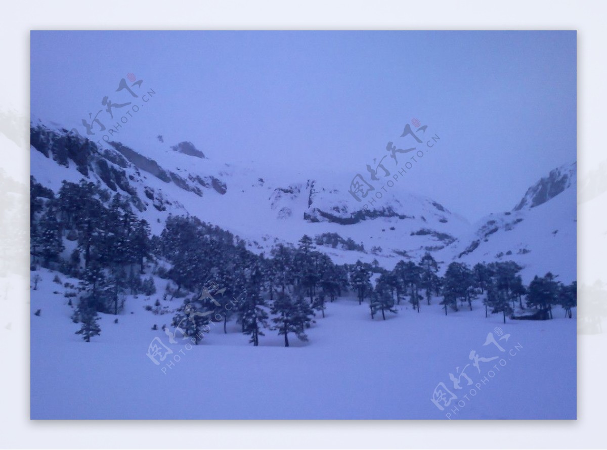 云南梅里雪山查里顶村图片