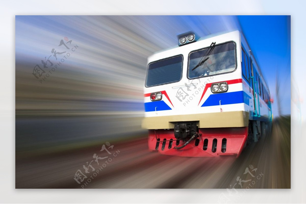 疾驰的火车图片