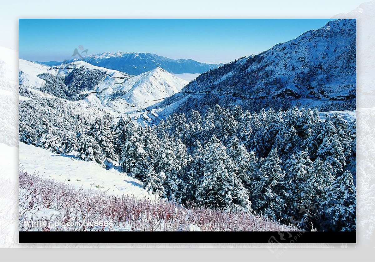 雪后山景图片