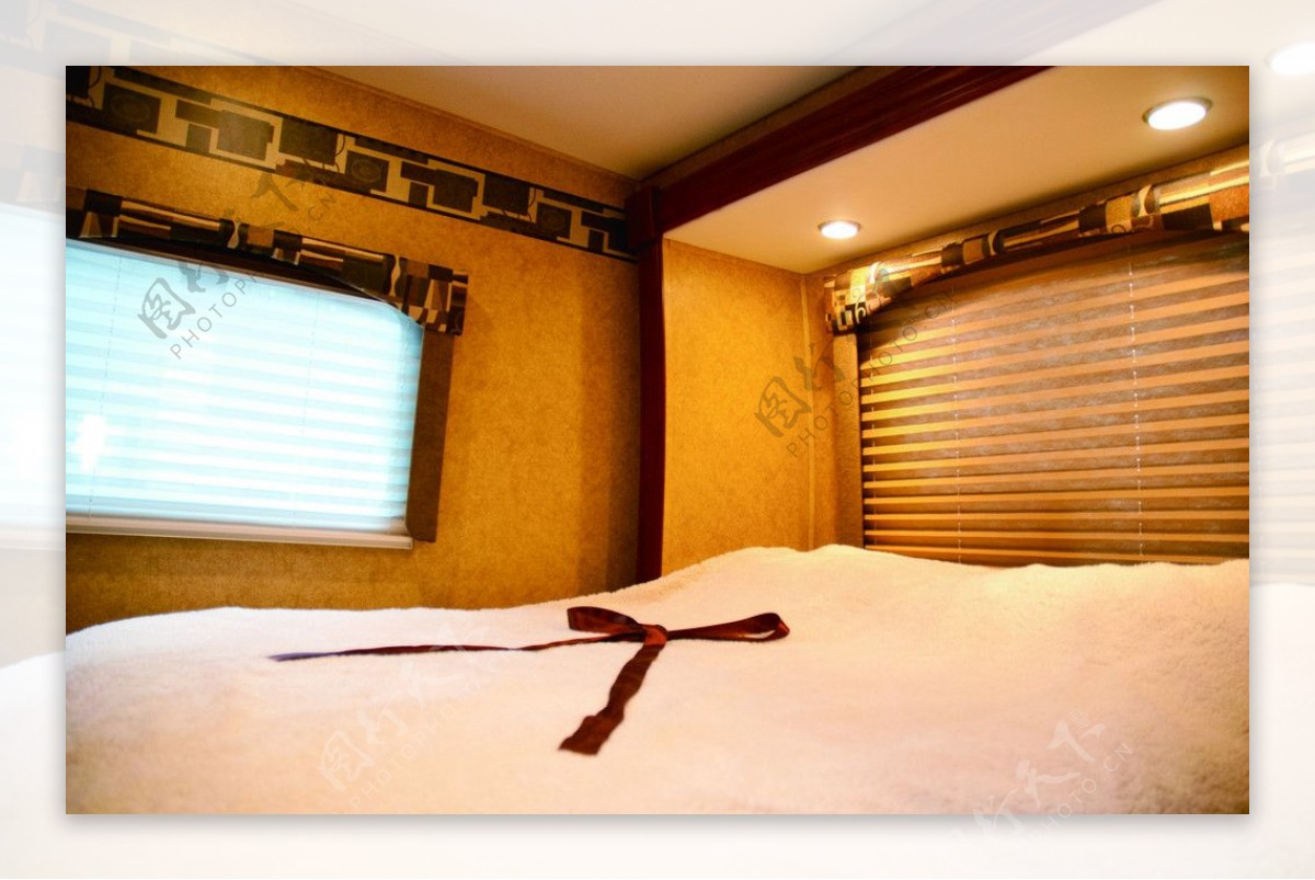 福特E450房车卧室图片