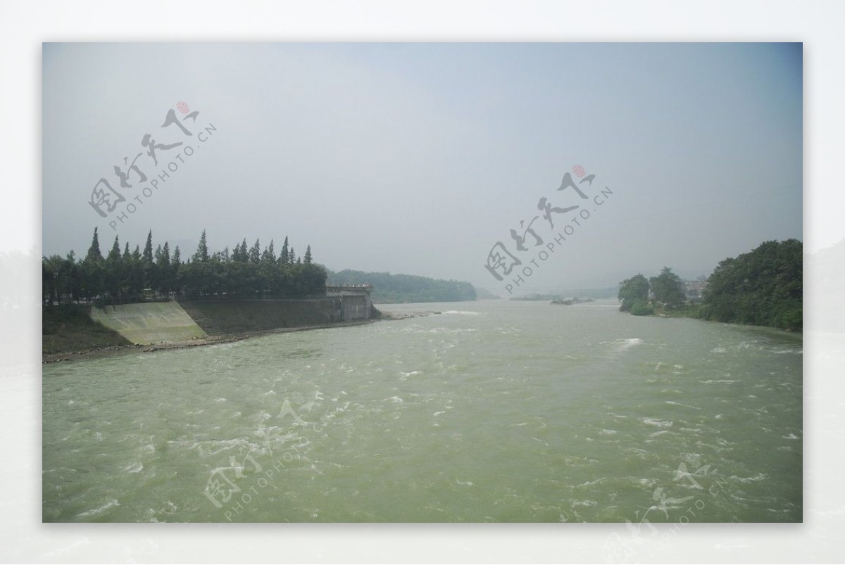 都江堰江水摄影图片