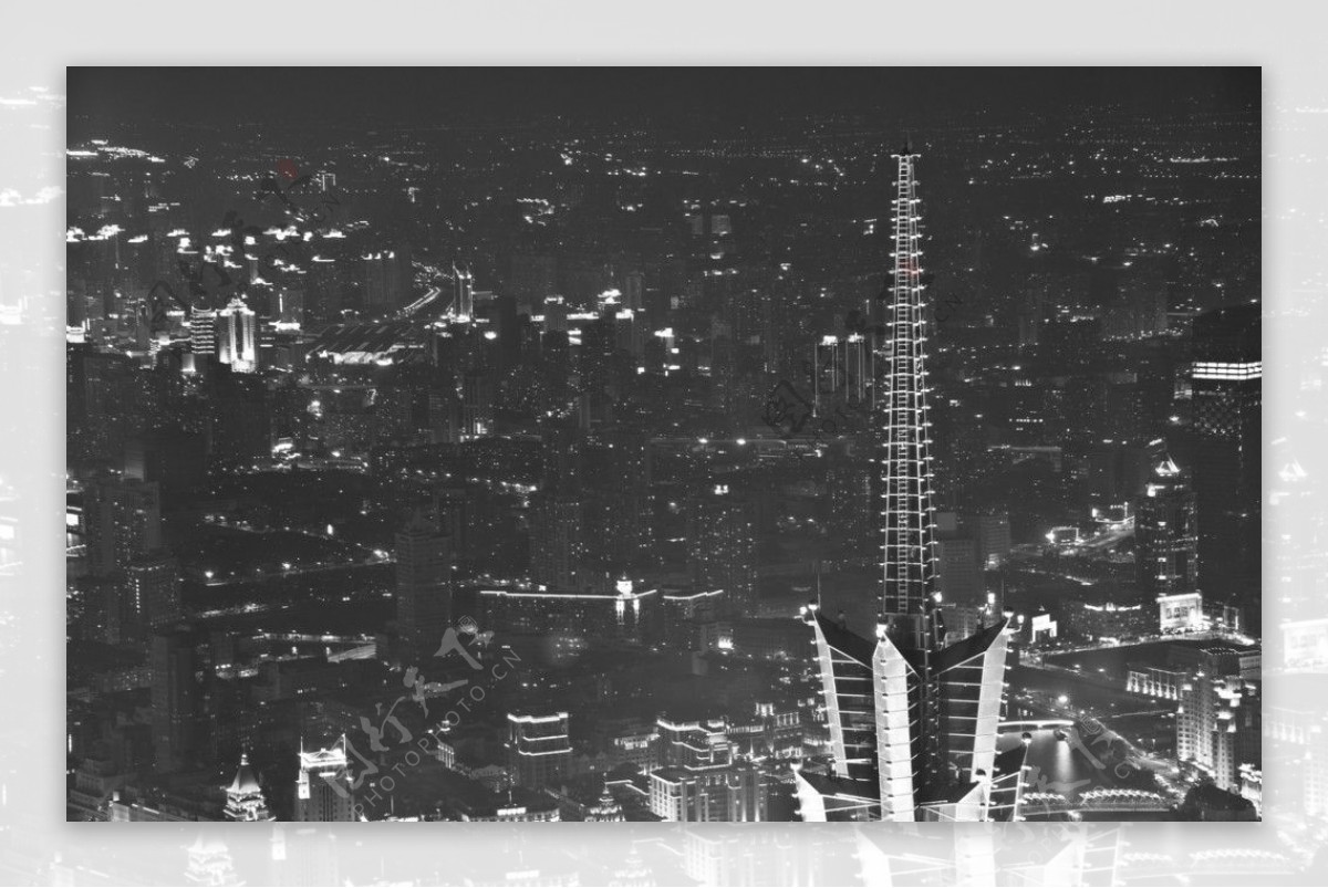 黑白的上海金茂大厦顶部图片
