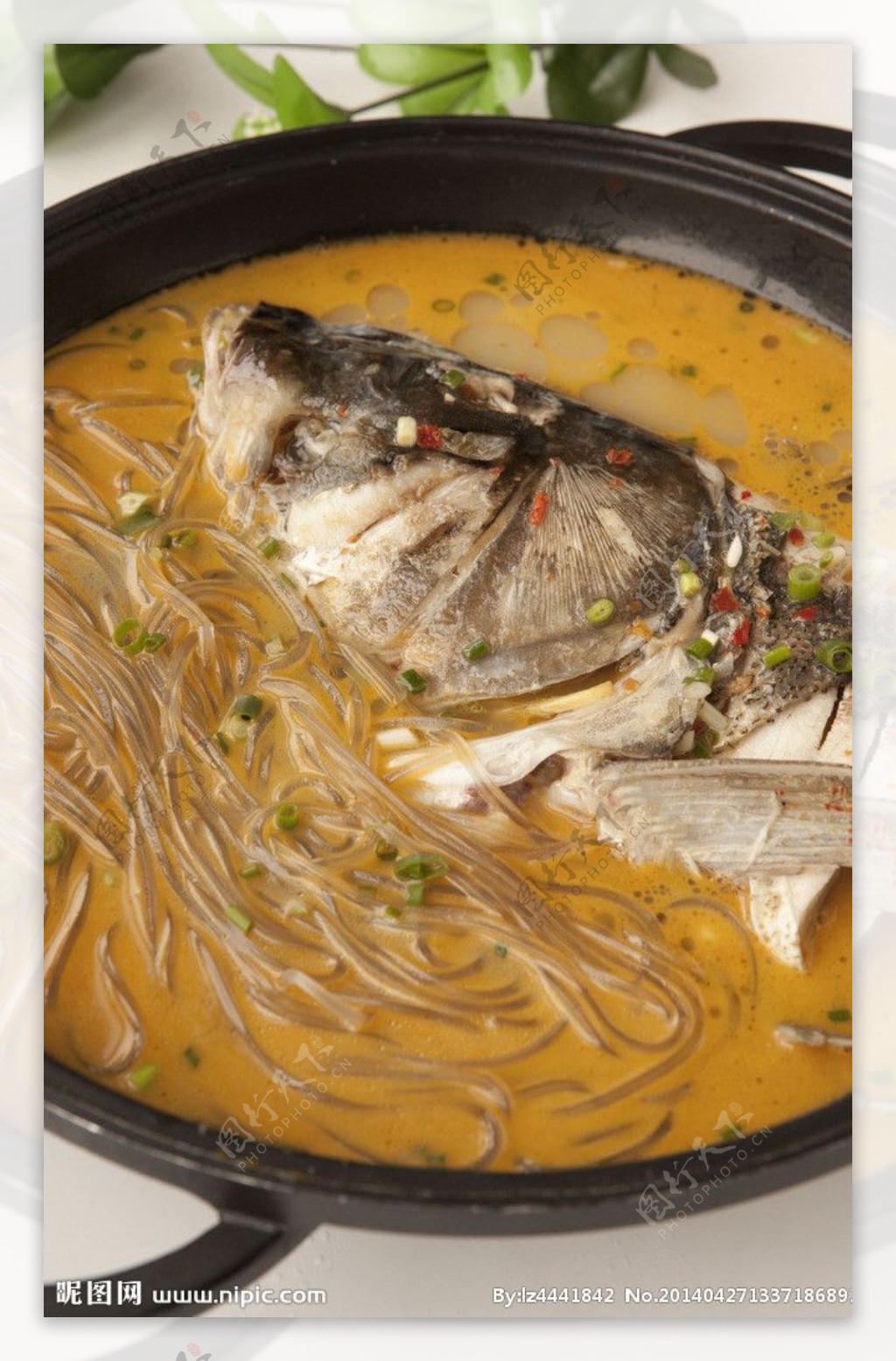 鱼头粉丝黄汤锅图片