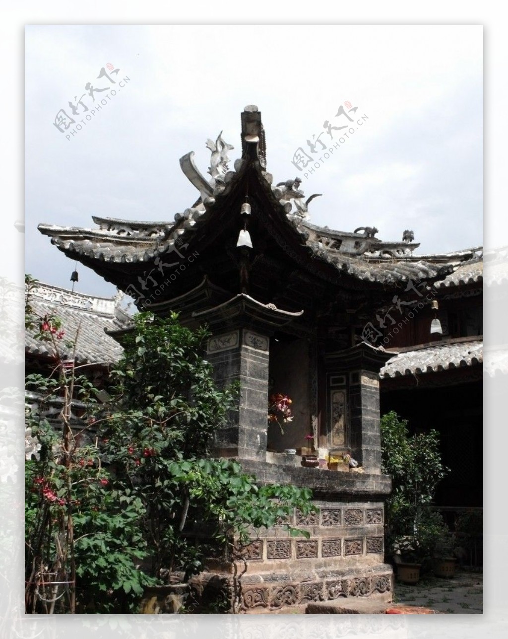 寺庙香炉塔图片