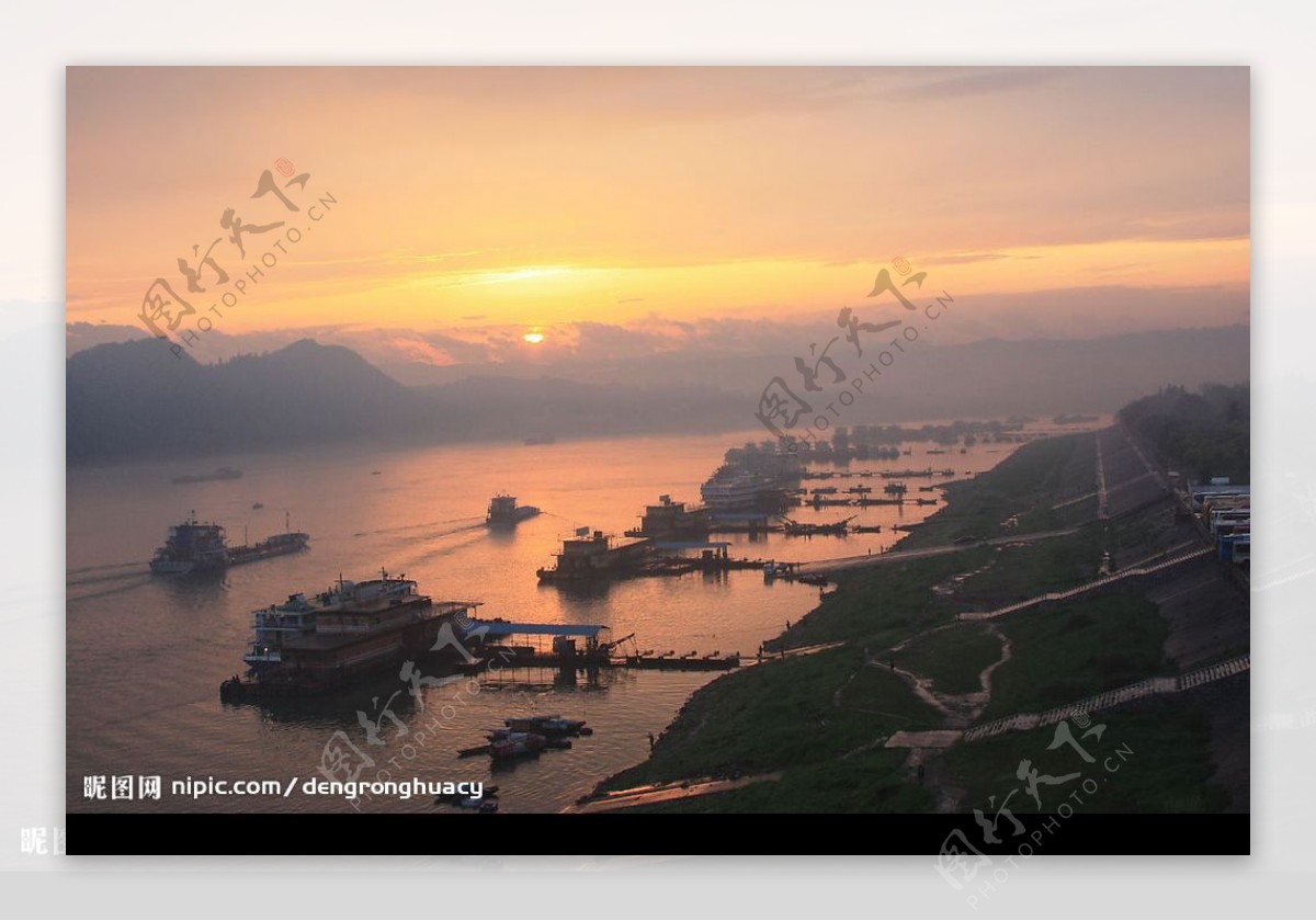 三峡夕阳红图片