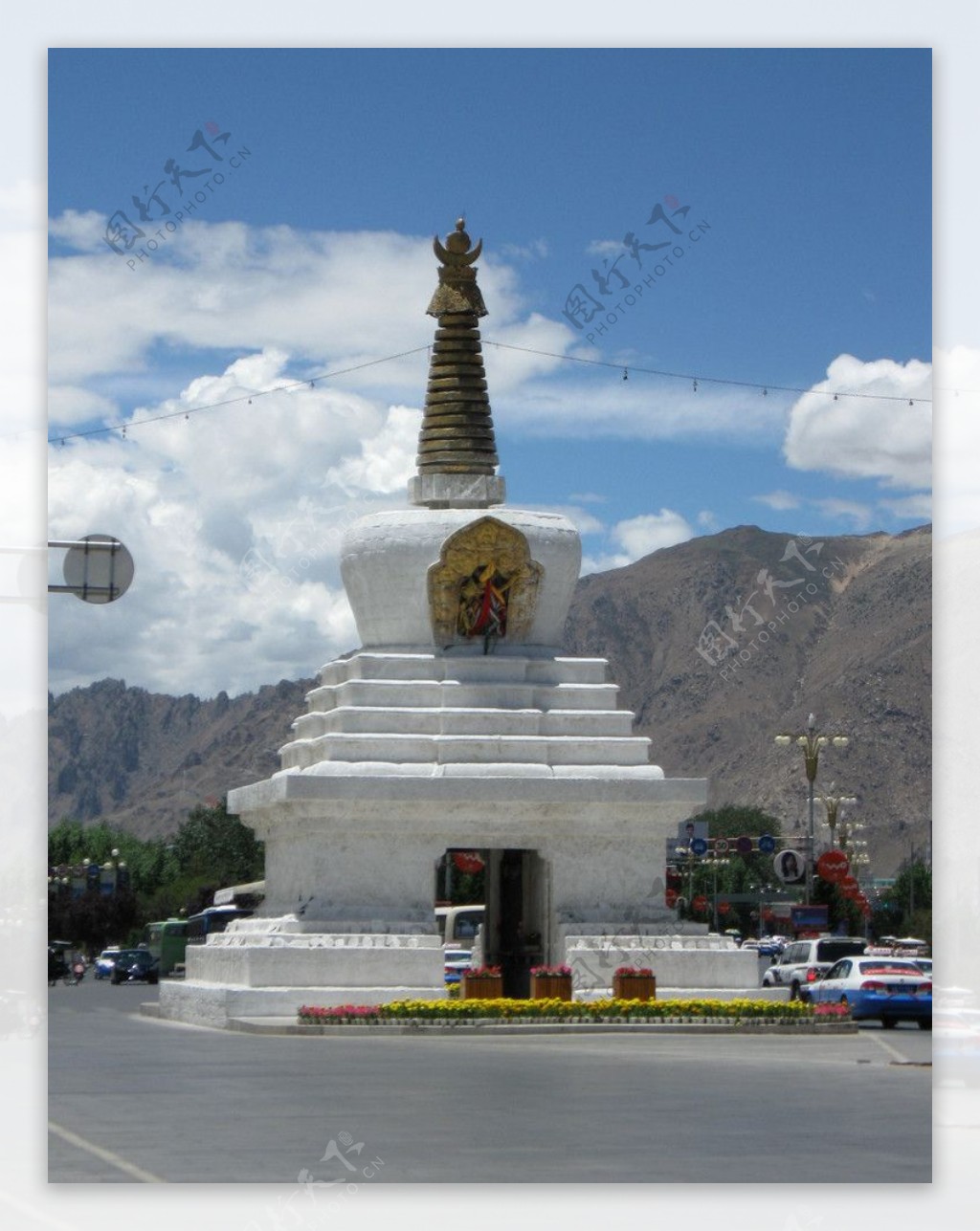 西藏布达拉宫白塔图片