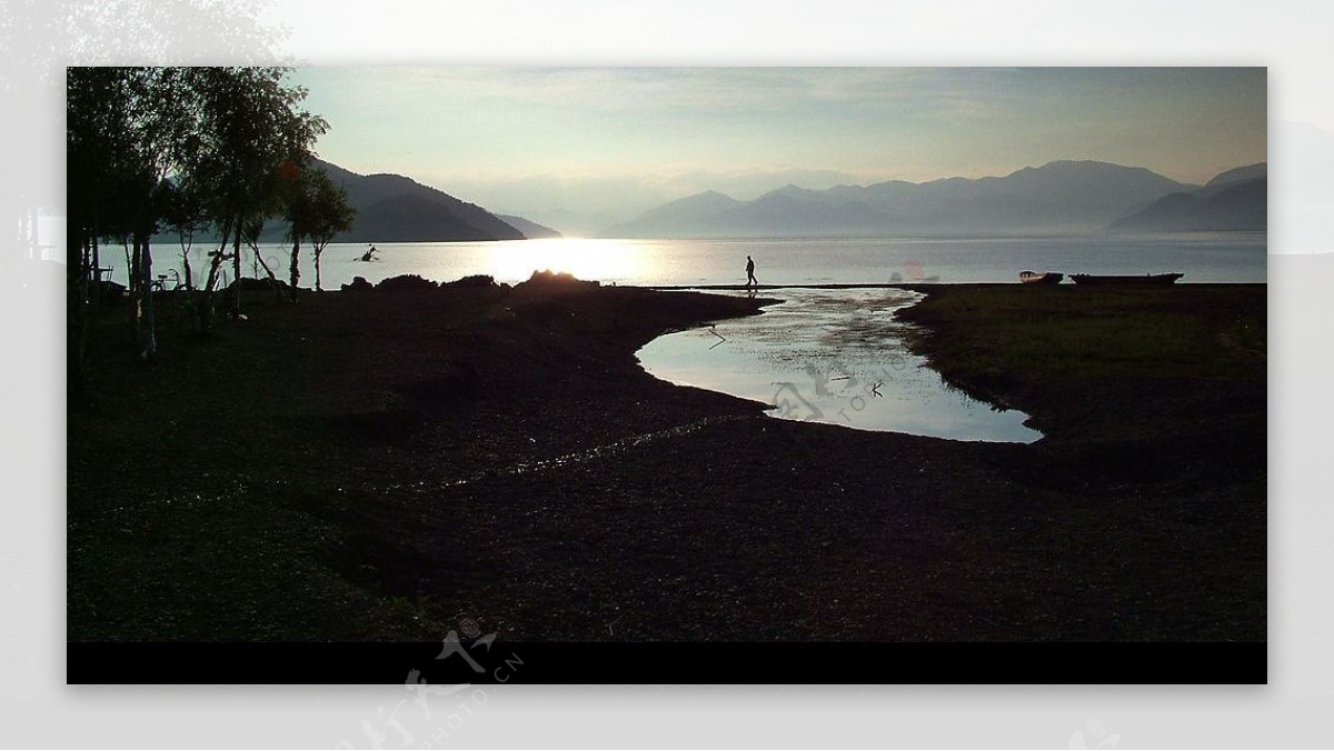 泸沽湖之晨图片
