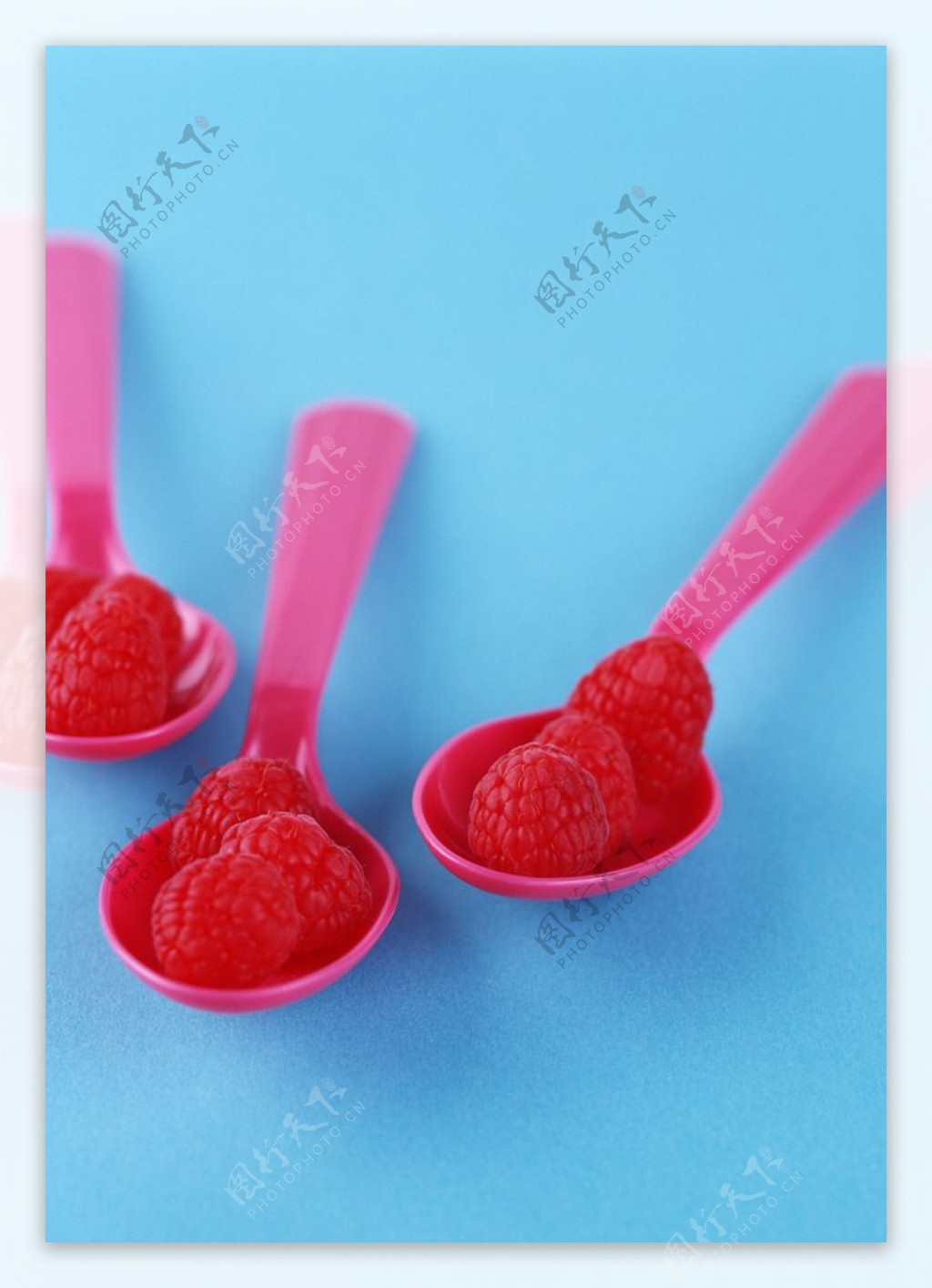 草莓勺子图片