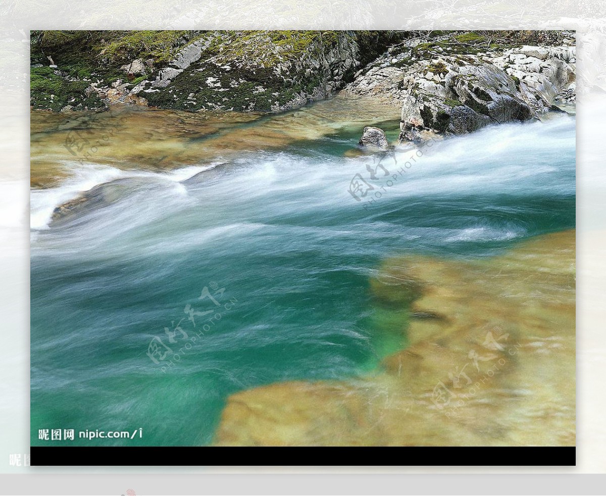 风景如画的河流与绿树之间的瀑布,高清图片,壁纸 - 酷酷桌面