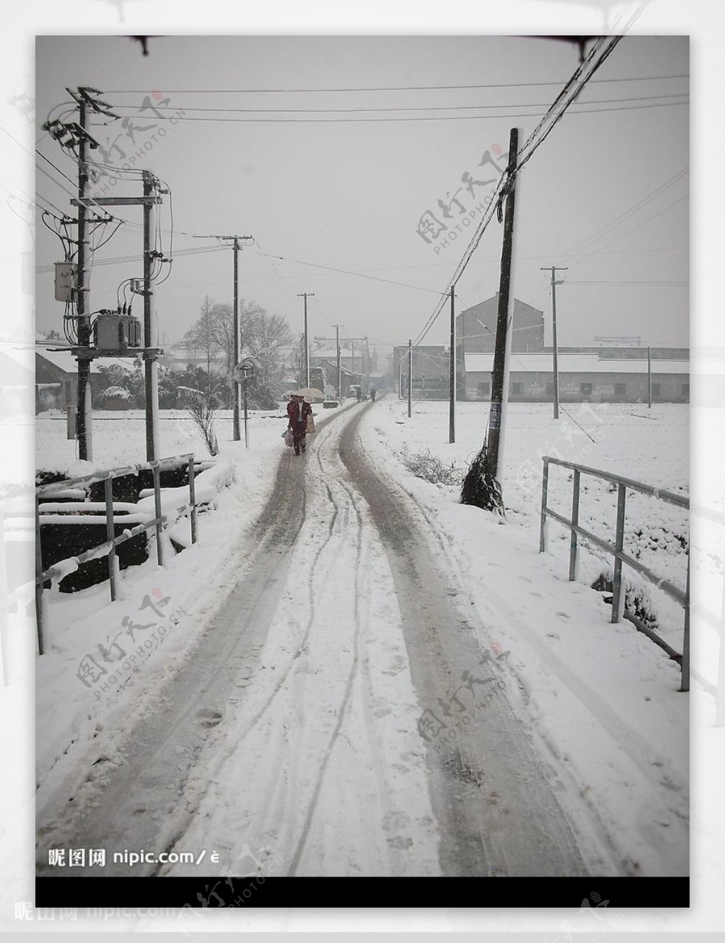 雪后的小路图片