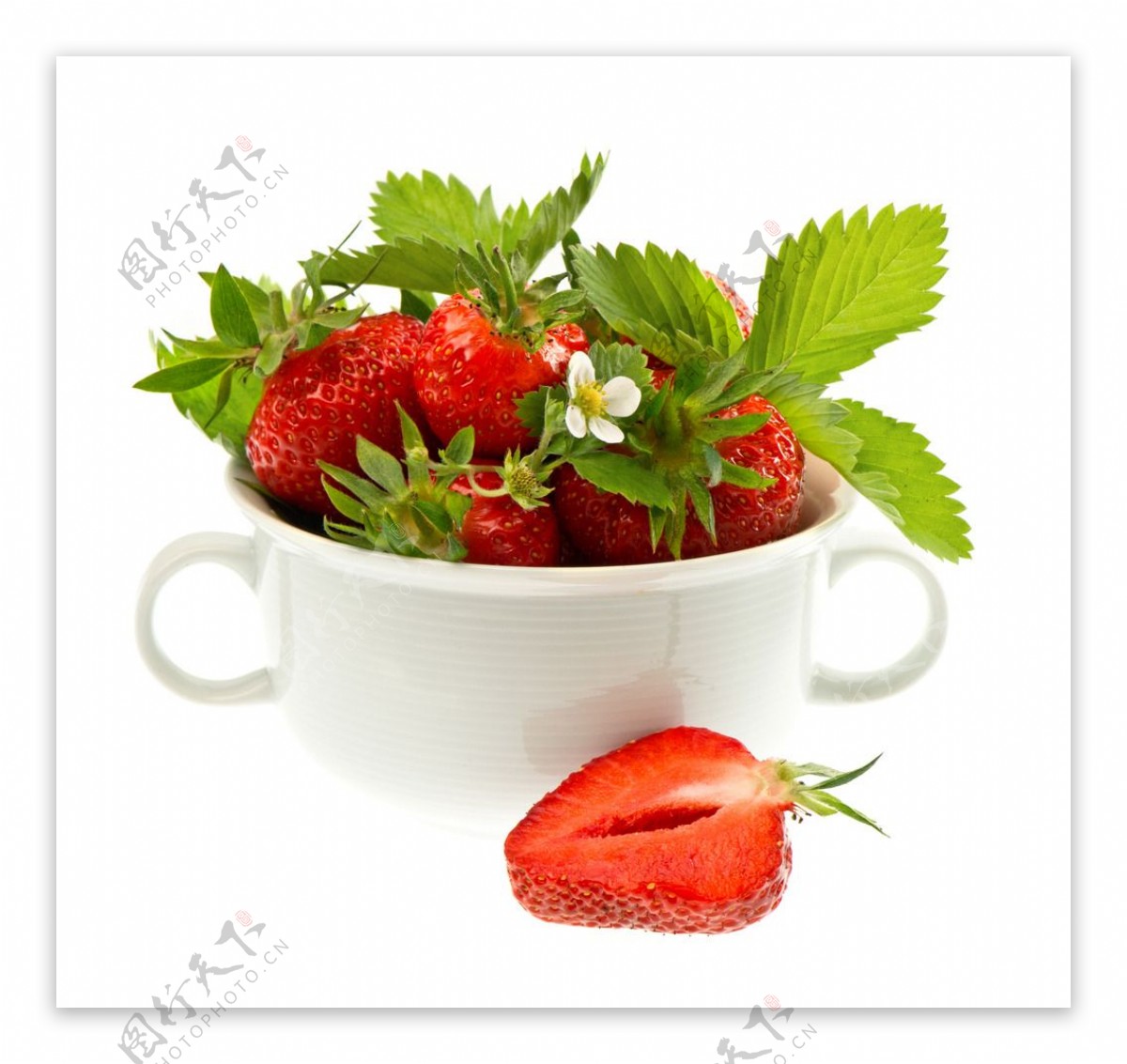 杯子里的草莓图片