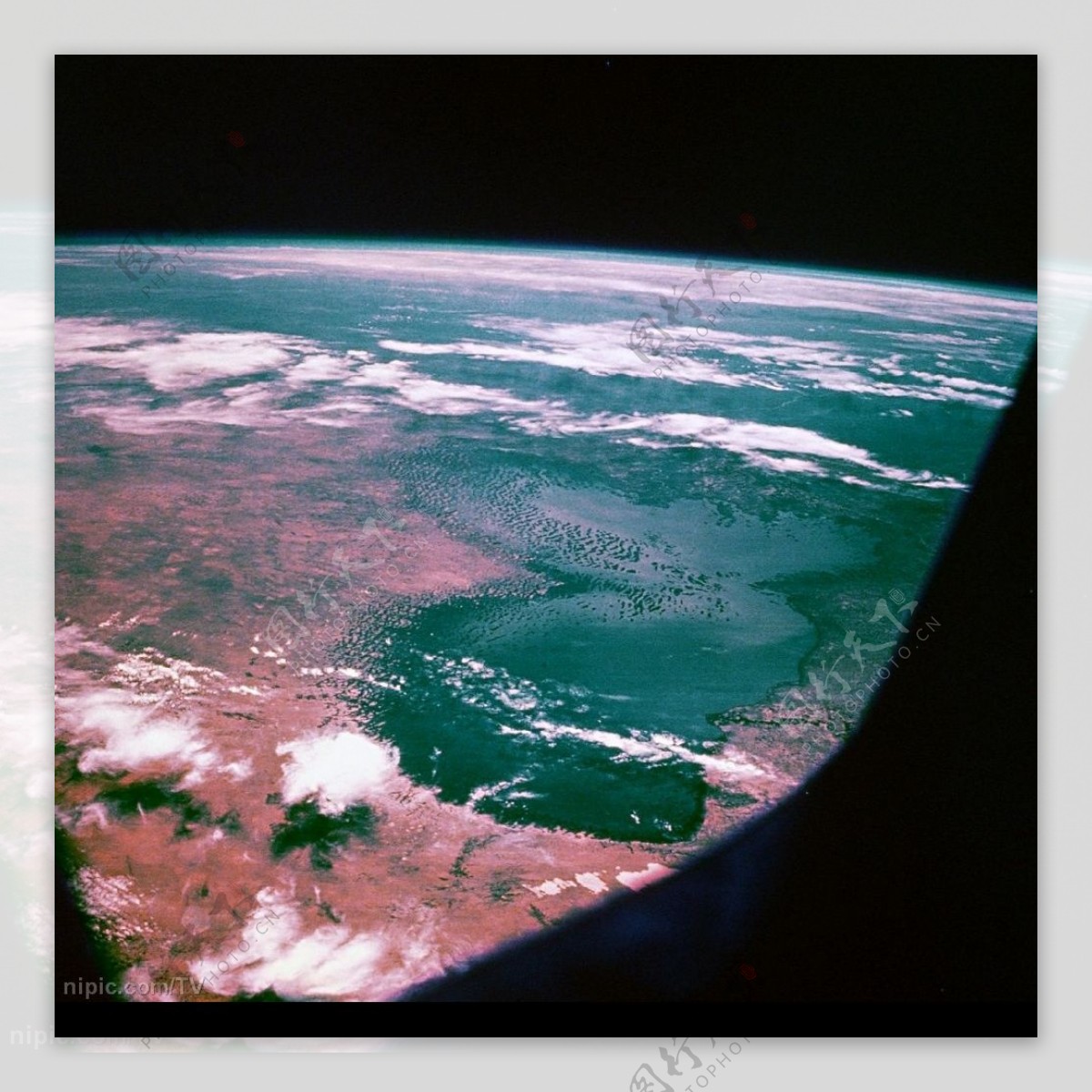 太空中看地球照片图片