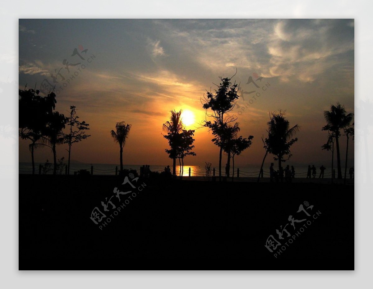 三亚湾夕阳图片