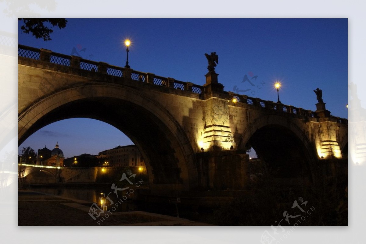 石桥夜景图片