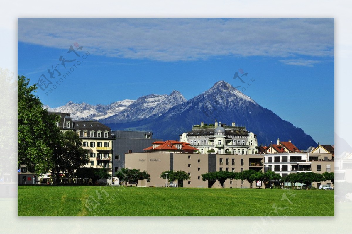 瑞士中部小城因特拉肯风光图片