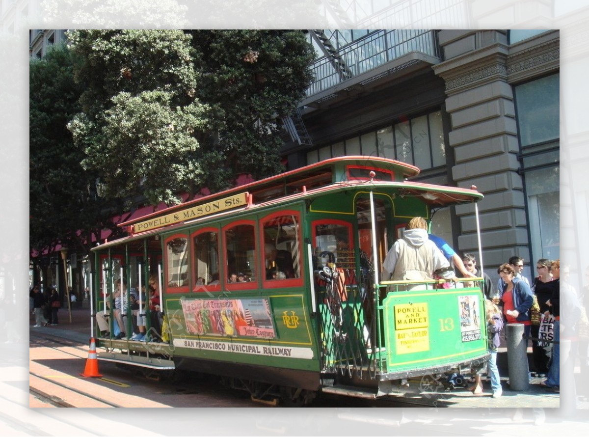 旧金山街上的有轨电车图片
