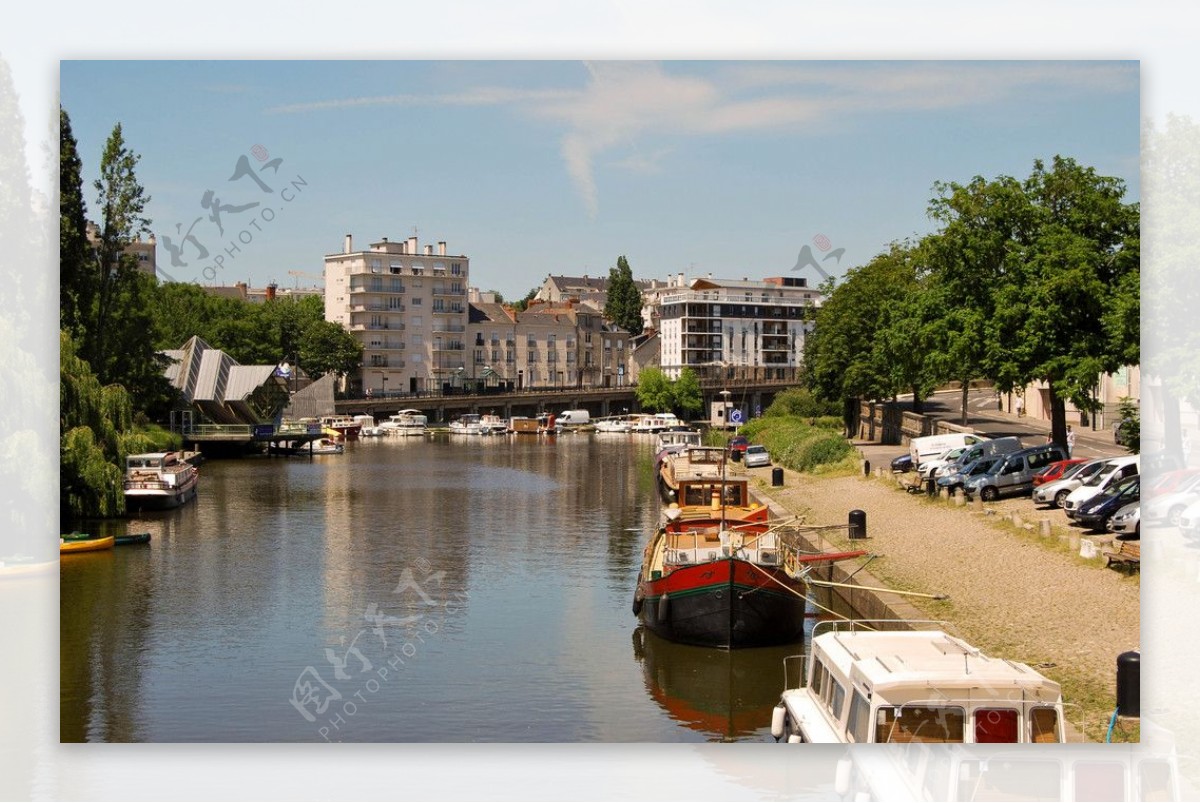 法国南特城市河道岸景图片