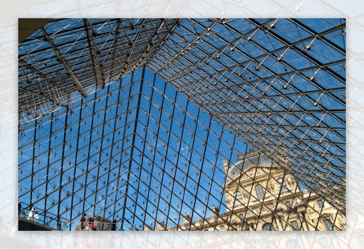 巴黎卢浮宫玻璃金字塔图片