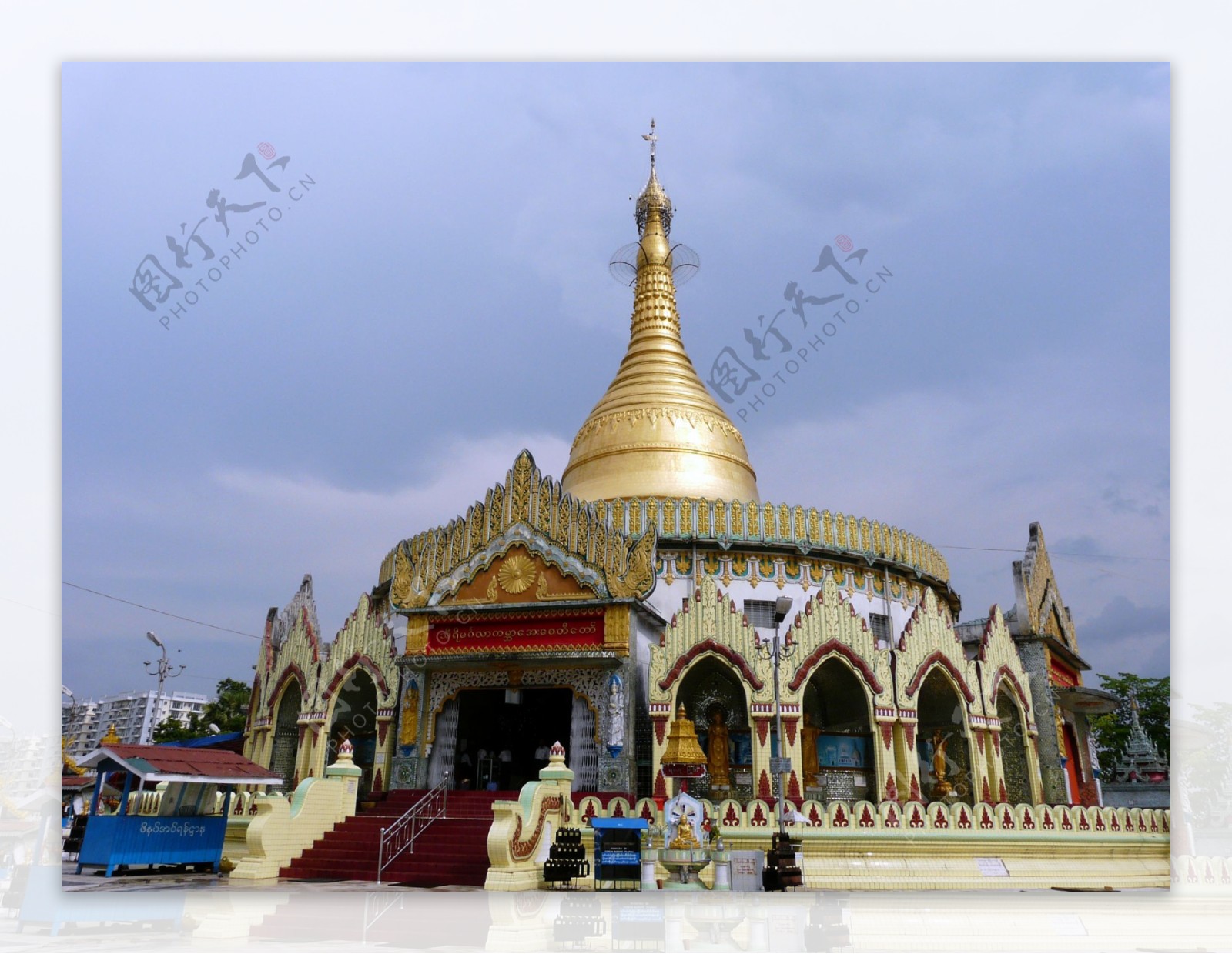 缅甸仰光世界和平塔图片