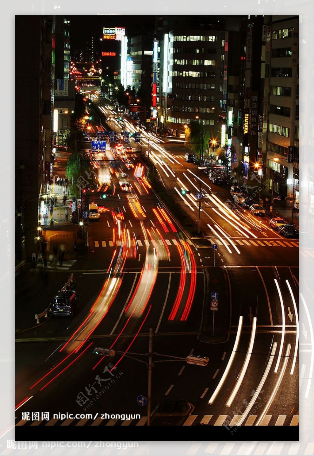 日本东京马路夜景图片