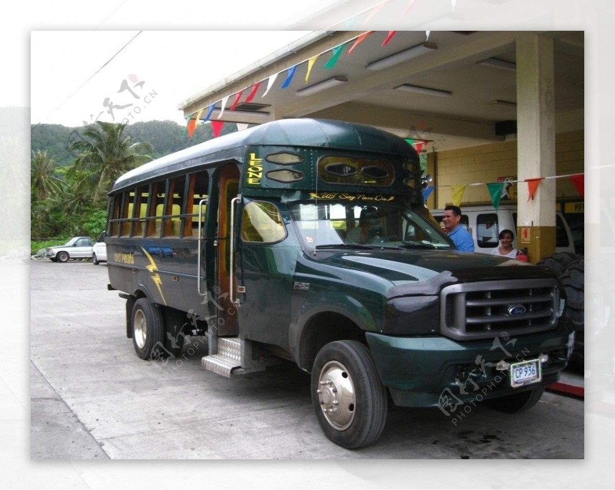 西萨摩亚阿皮亚当地公交车图片