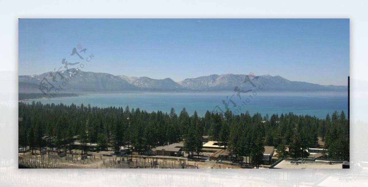 湖的远眺图片