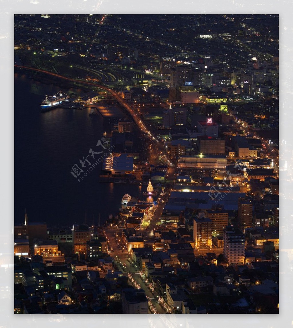 北海道函馆美丽的城市夜景俯瞰图片