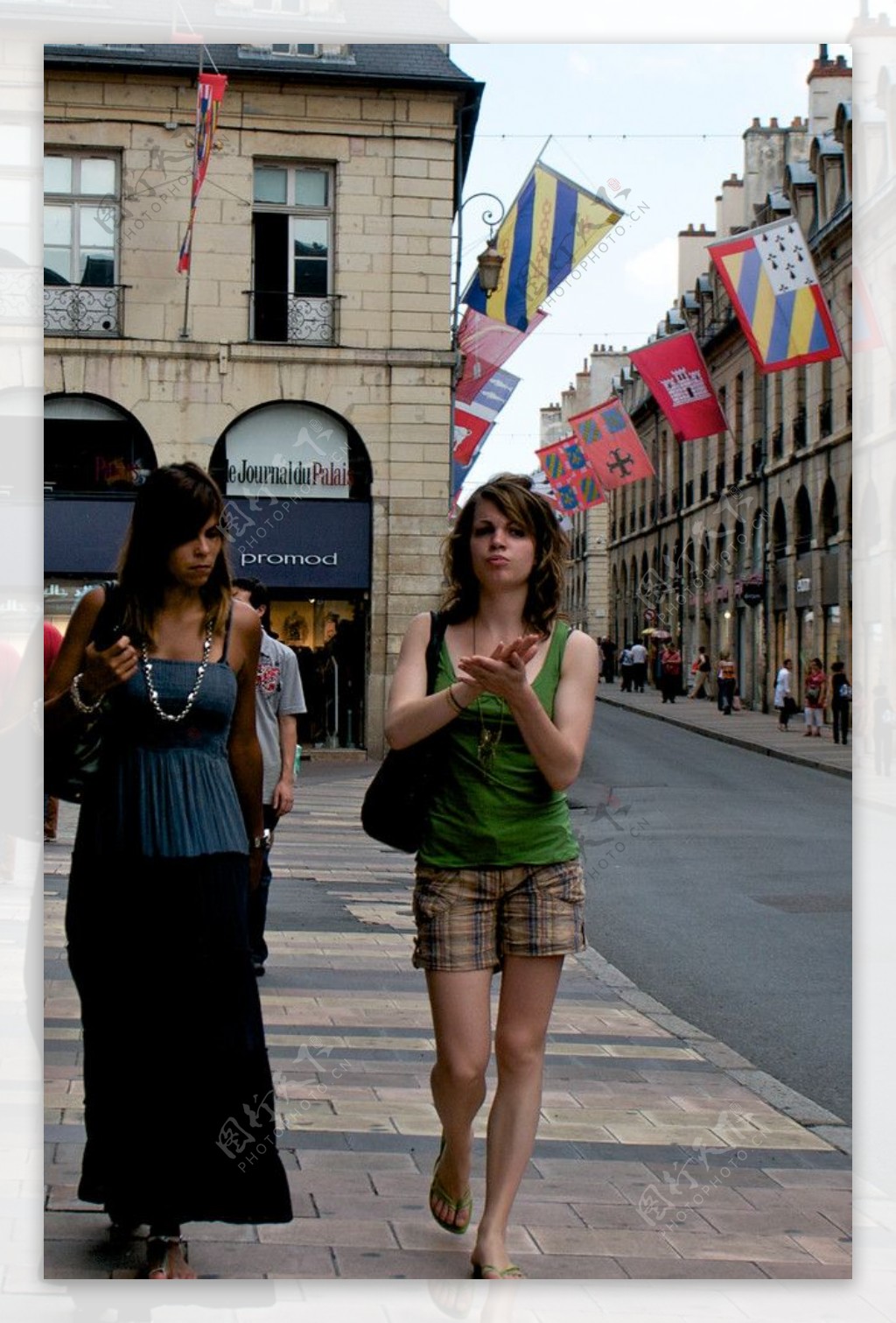 法國第戎萬國旗街图片