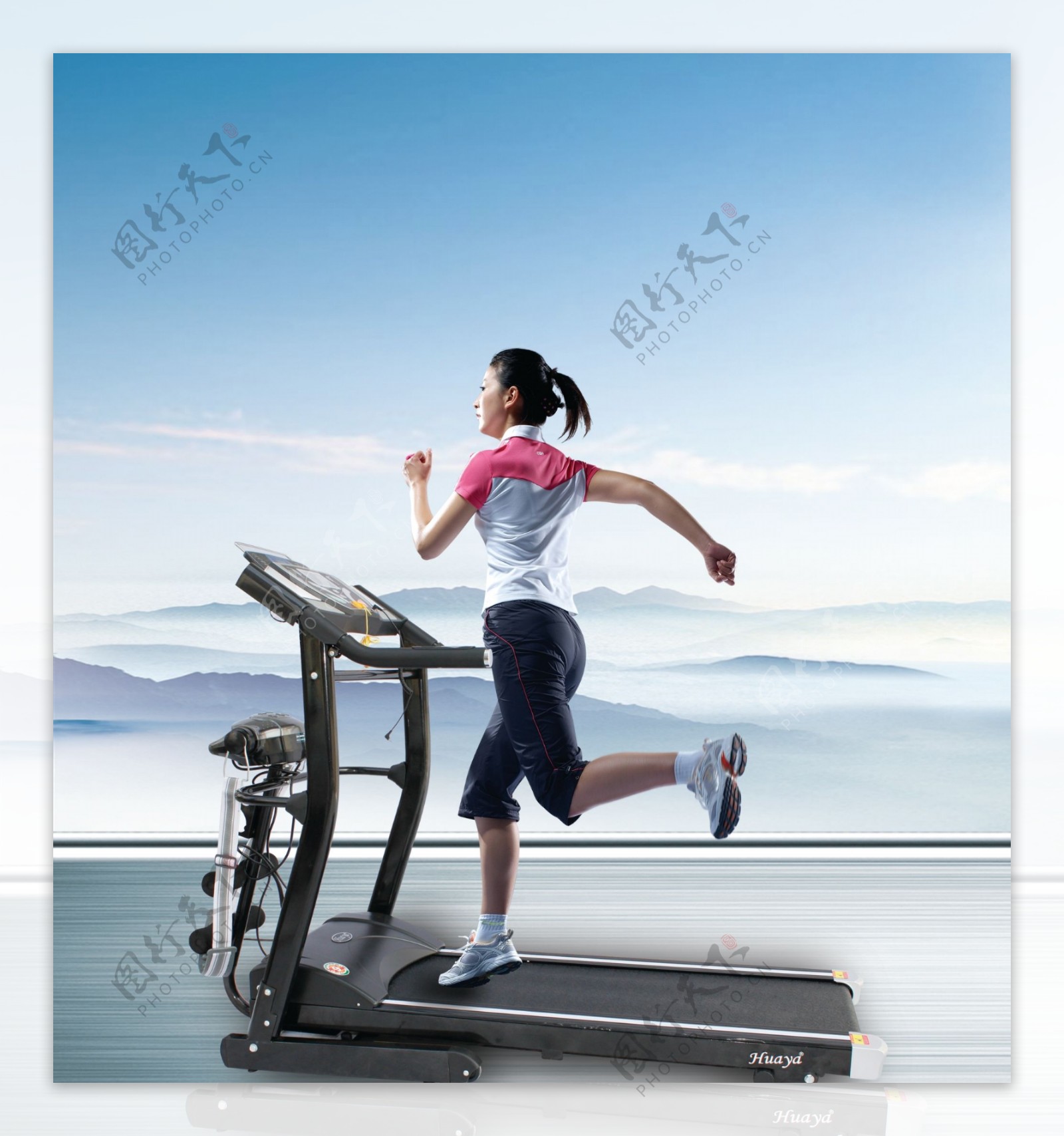 跑步机广告图片