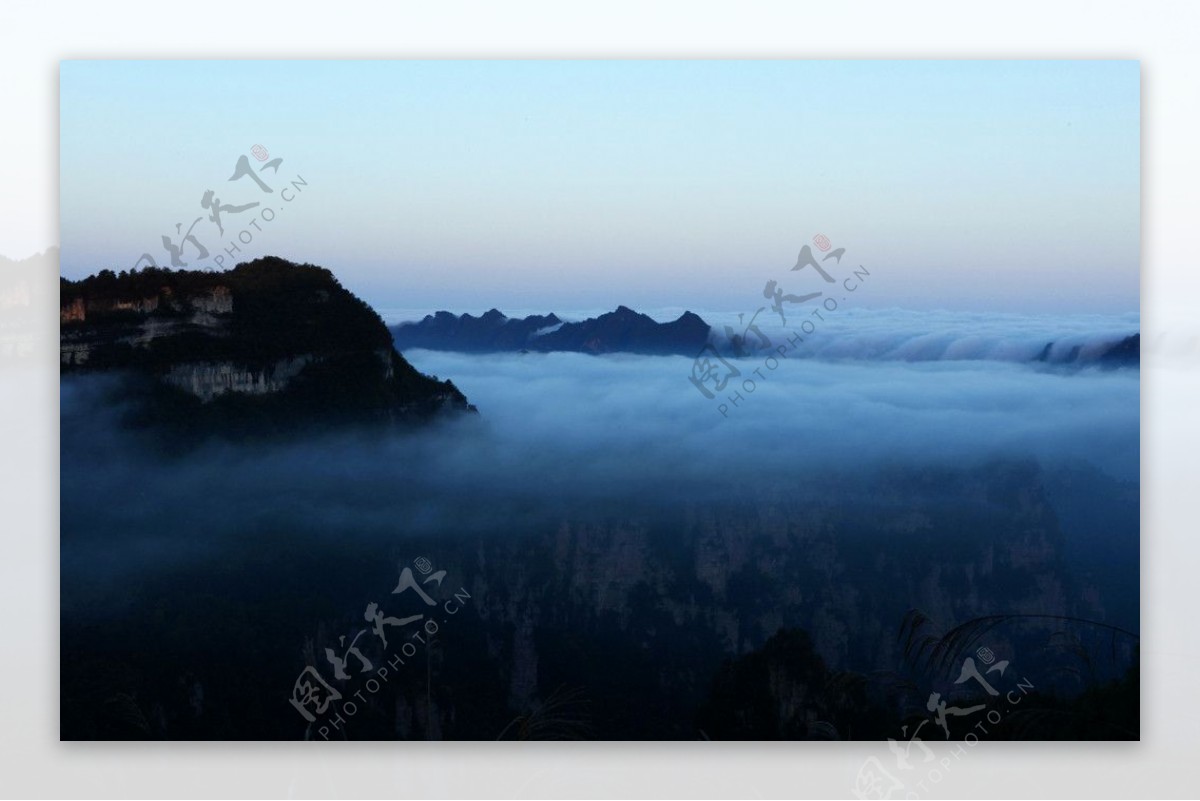 天子山云瀑图片