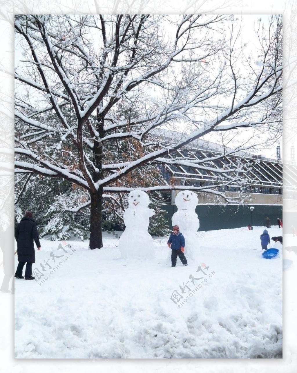 公园雪景图片