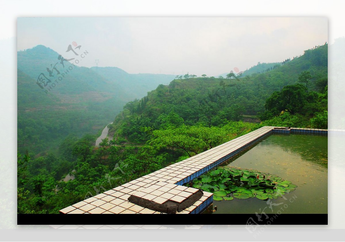 雨中博山图片