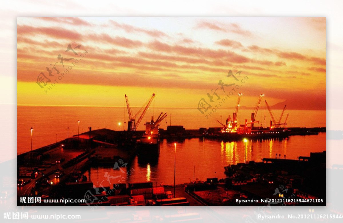 黄昏的海港图片