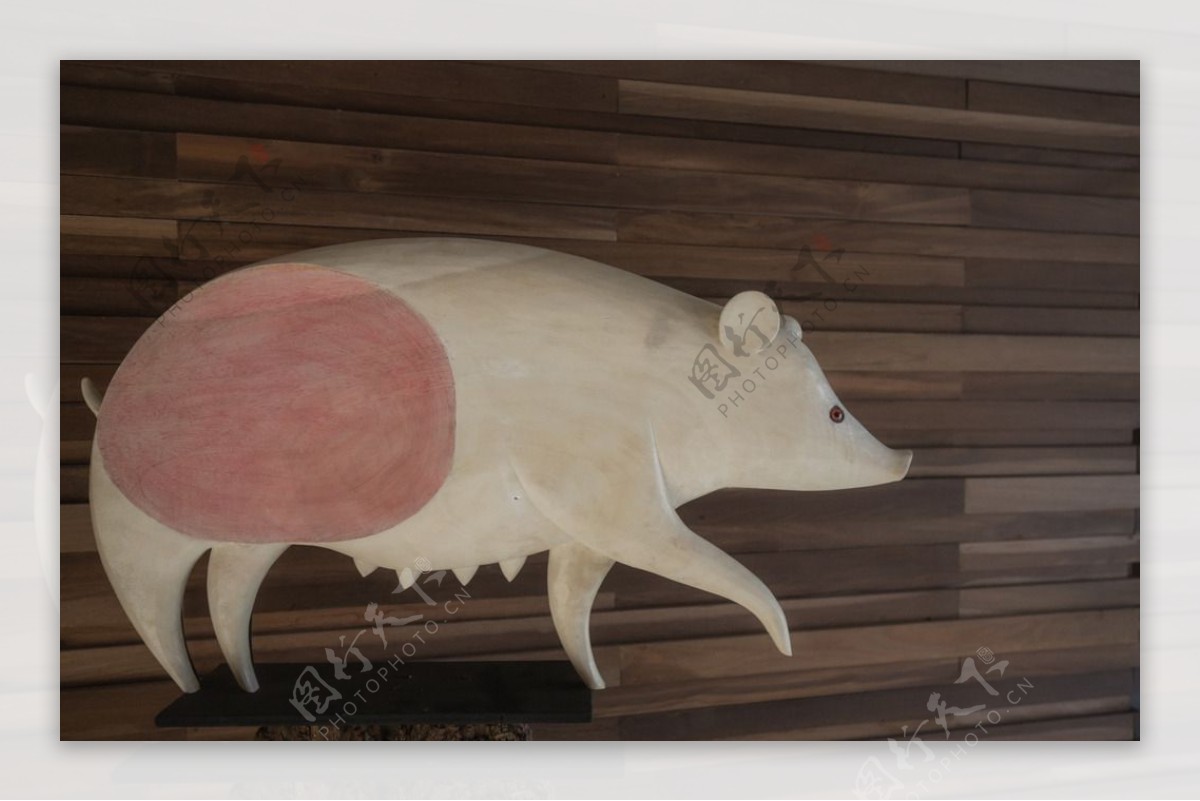 墙上的小猪招牌图片