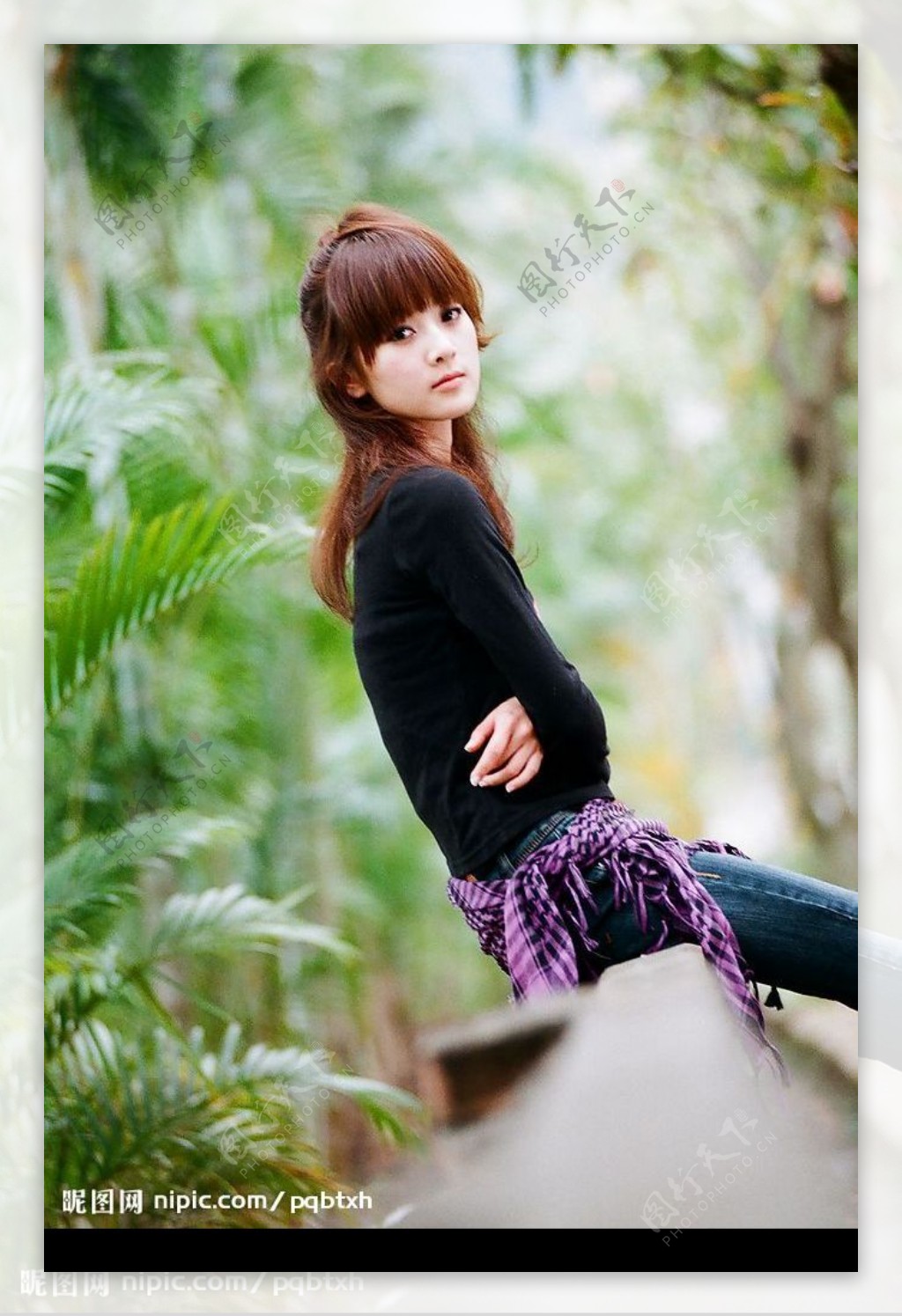 台湾网络人气美女果子另类黑色长袖T恤图片