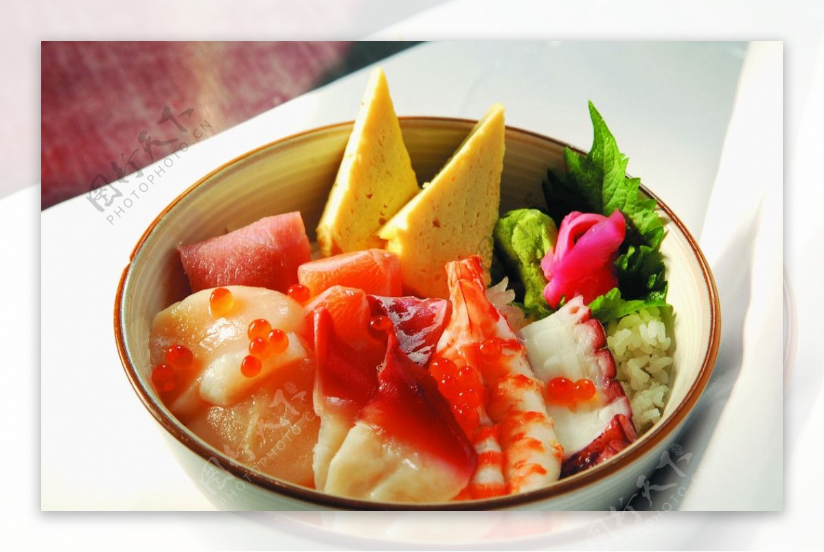 日本料理海鲜饭图片