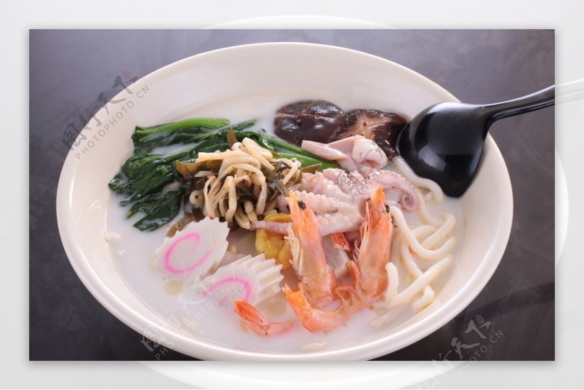 日式海鲜汤乌冬面图片