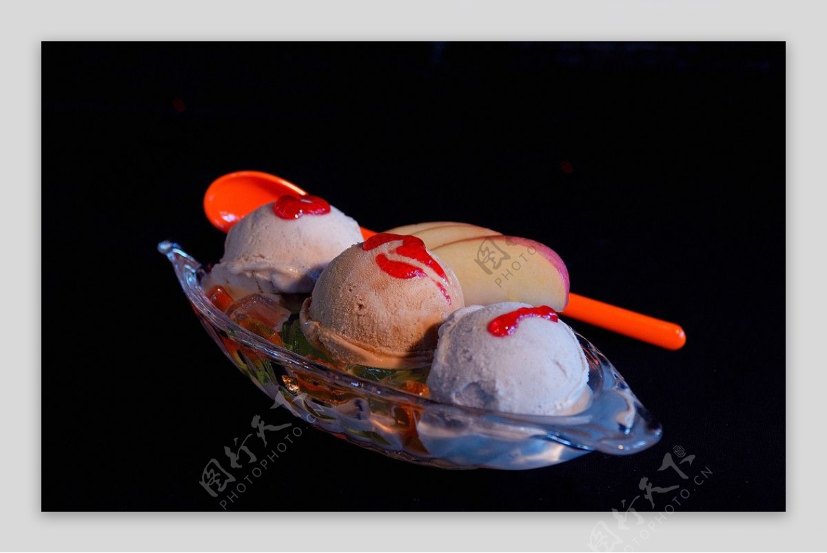 三色雪糕雪糕奶酪冷饮冰淇淋图片