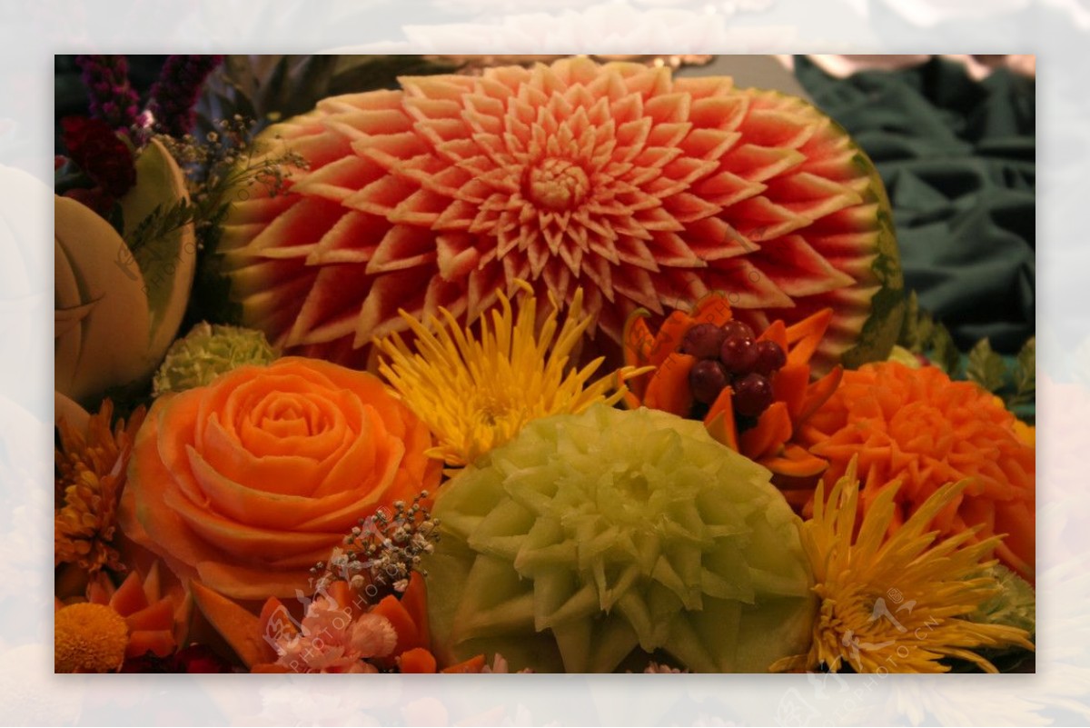 水果蔬果雕刻花传统手工艺成果作品陈列展品东南亚文化饮食艺术图片