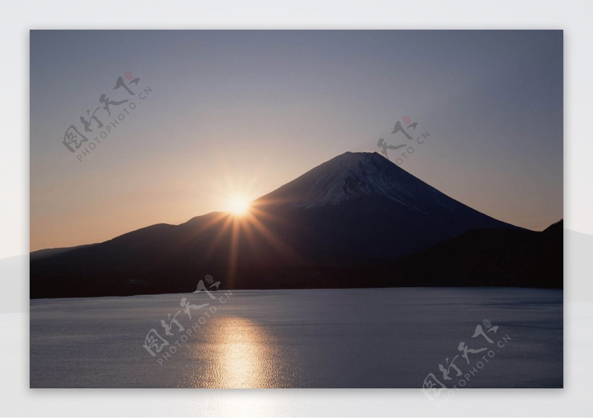 山川河湖图片