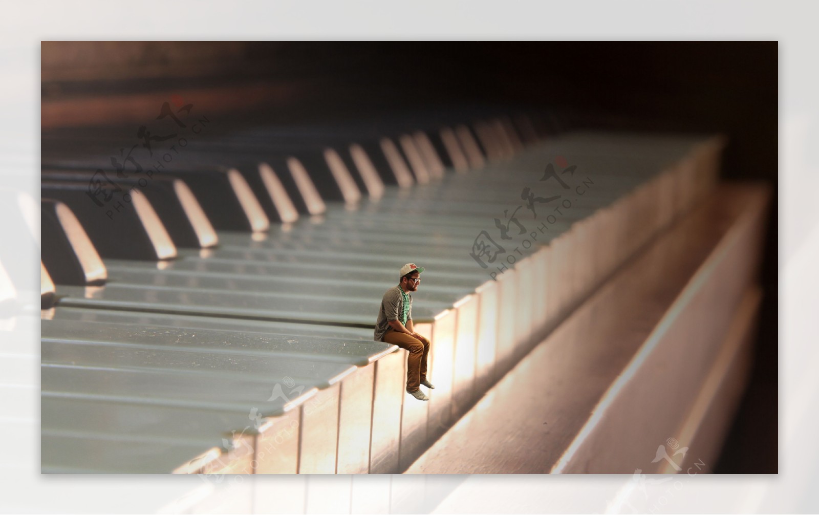 钢琴人图片