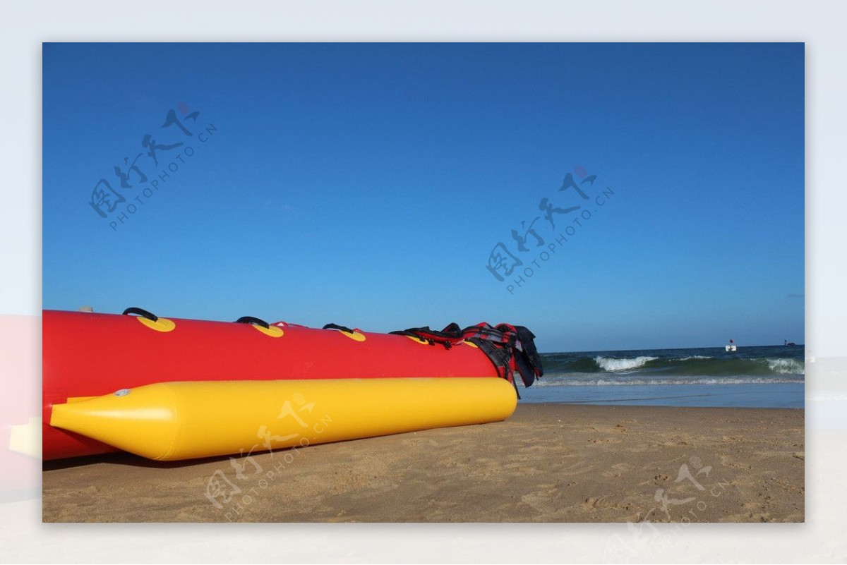 气垫船沙滩海岸图片