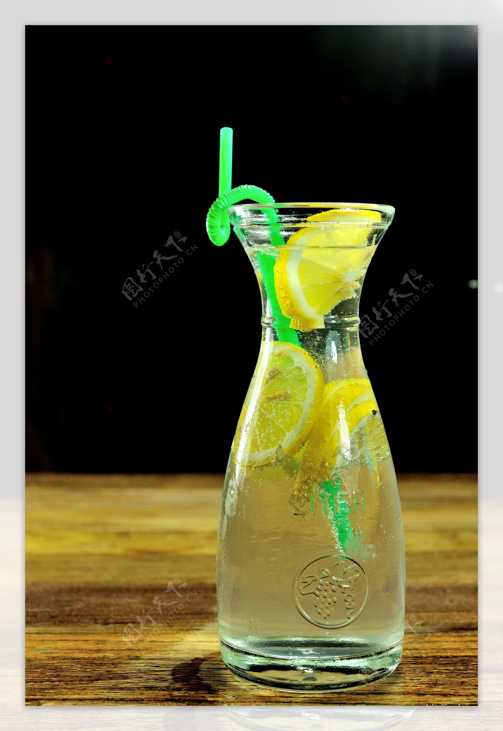 金桔柠檬气泡饮料图片