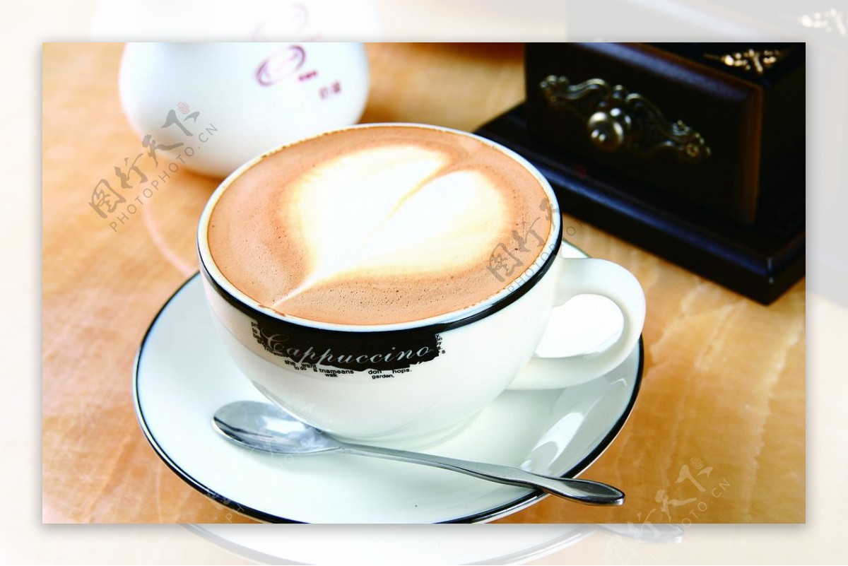咖啡奶油桃心卡布基诺图片