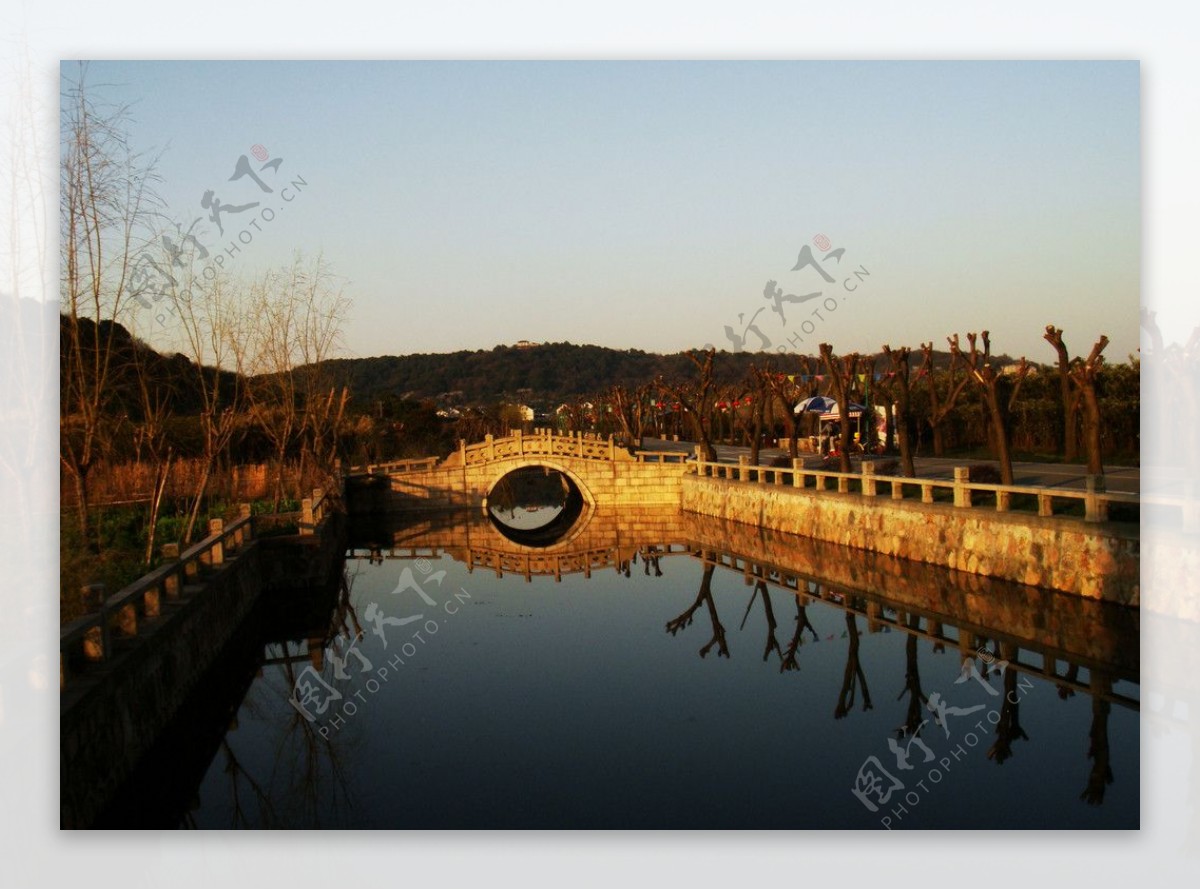 太湖石桥图片